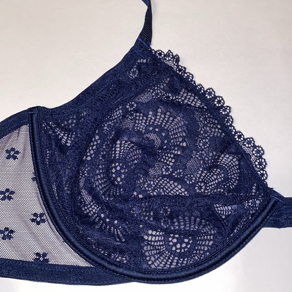 ~34E/F/G VGUC Victoria’s Secret Navy Lace Underwire Bra Lt Blue Navy Strap VS - Picture 3 of 12